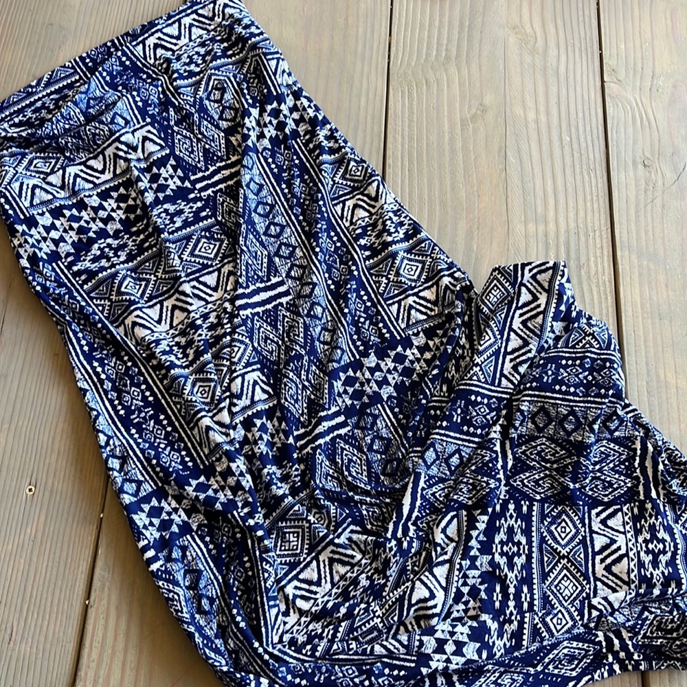 Hot Kiss Blue and White Patterned Skirt